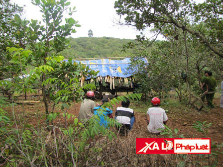 Cha lẻn vào lều giết con trai lúc nửa đêm